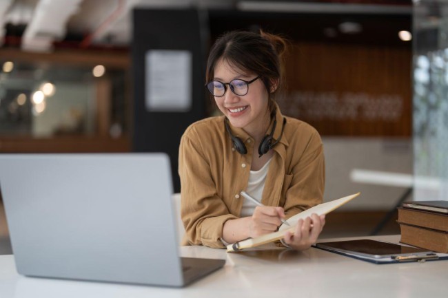 Student Learning Online